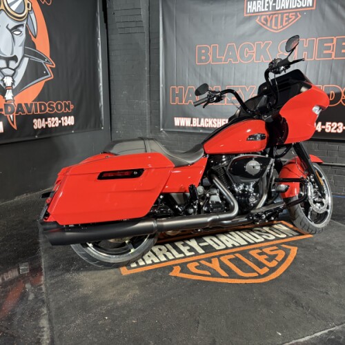 2026 Harley-Davidson® Road Glide™ FLTRX thumb 3