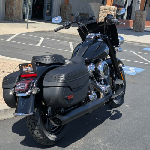 2026 Harley-Davidson® Heritage Classic Vivid Black  thumb 1