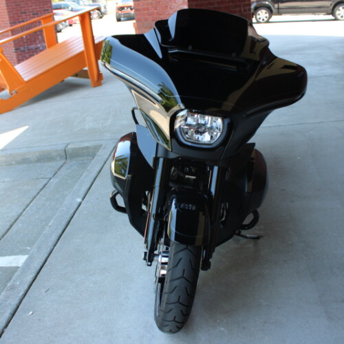2025 Harley-Davidson® Street Glide® Ultra Vivid Black - Black Finish thumb 0