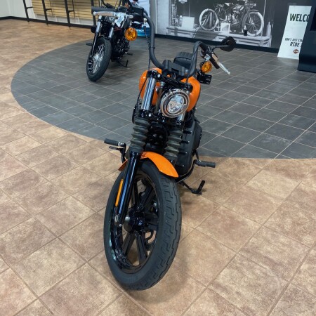  2024 Harley-Davidson<sup>®</sup> Street Bob® 114 thumb 2