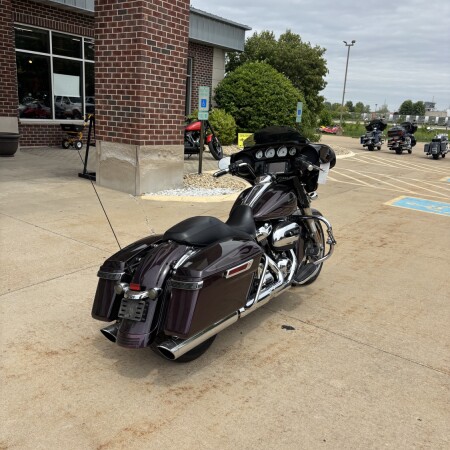 2017 Harley-Davidson® Street Glide® Special Hard Candy Custom™ Mystic Purple Flake thumb 2