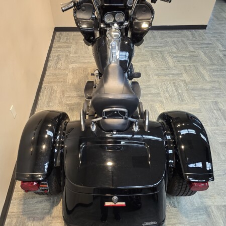 2023 Harley-Davidson® Road Glide® 3 Vivid Black - Black Finish FLTRT thumb 1