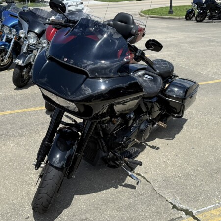 2022 Harley-Davidson® Road Glide® ST thumb 3