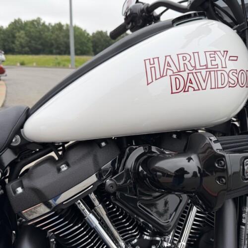 2026 Harley-Davidson® Low Rider® ST White Onyx Pearl Black Trim thumb 0