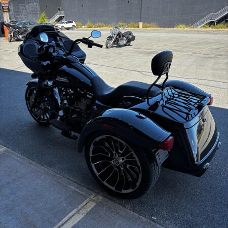 2024 Harley-Davidson® Road Glide 3 thumb 1