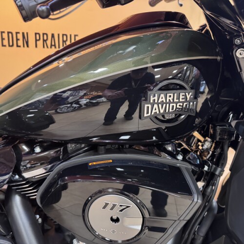 2026 Harley-Davidson® Street Glide 3 Limited Olive Steel Metallic / Vivid Black Black Trim thumb 3