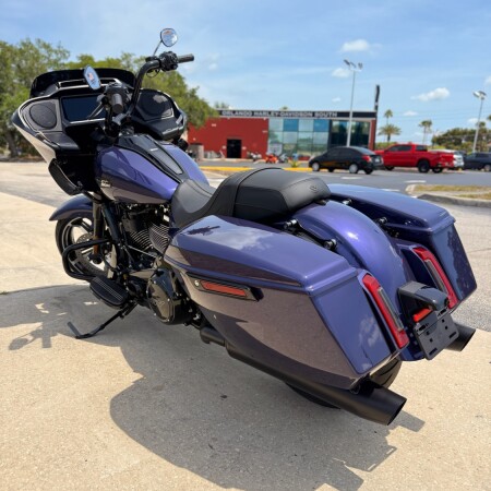 FLTRX 2026 Road Glide® thumb 1