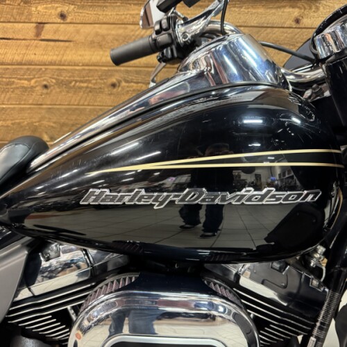 2011 Harley-Davidson® Road Glide® Ultra Vivid Black FLTRU thumb 3