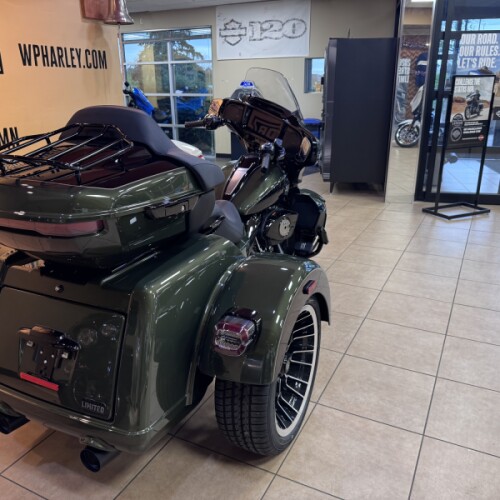 2026 Harley-Davidson® Street Glide 3 Limited Olive Steel Metallic / Vivid Black Black Trim thumb 0