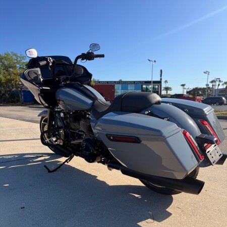 FLTRX 2026 Road Glide® thumb 2