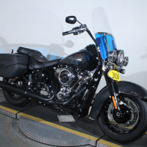 2026 Harley-Davidson Heritage Classic Cruiser FLHC thumb 2