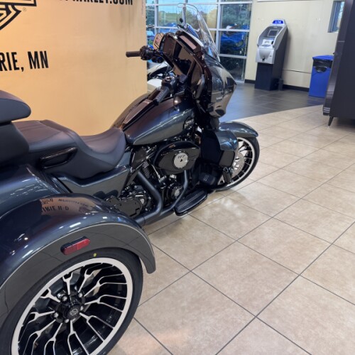 2026 Harley-Davidson® Street Glide 3 Limited Iron Horse Metallic Black Trim thumb 1