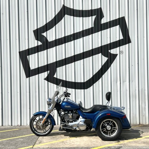 2022 Harley-Davidson® Freewheeler® Reef Blue thumb 2