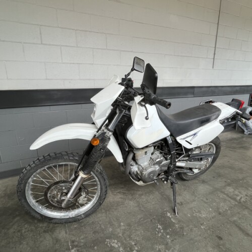 2011 Suzuki DR650SE thumb 2