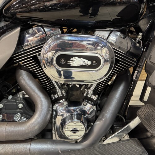 2011 Harley-Davidson® Road Glide® Ultra Vivid Black FLTRU thumb 2