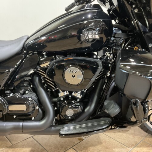 2026 Harley-Davidson® Street Glide 3 Limited Vivid Black Black Trim FLHLT thumb 3