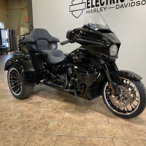 2026 Harley-Davidson® Street Glide 3 Limited Vivid Black Black Trim FLHLT thumb 1