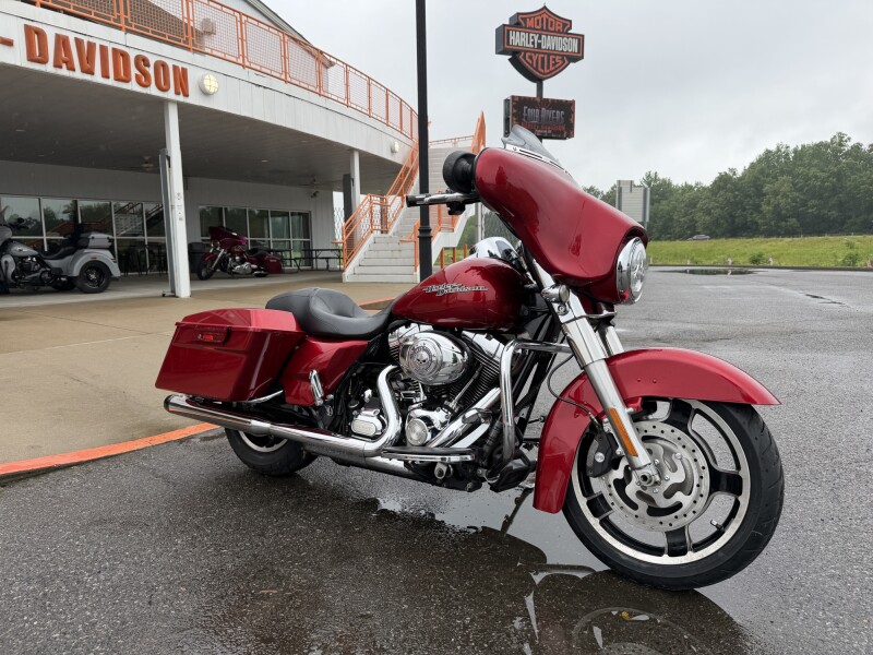 2012 Harley-Davidson® Street Glide® Ember Red Sunglo