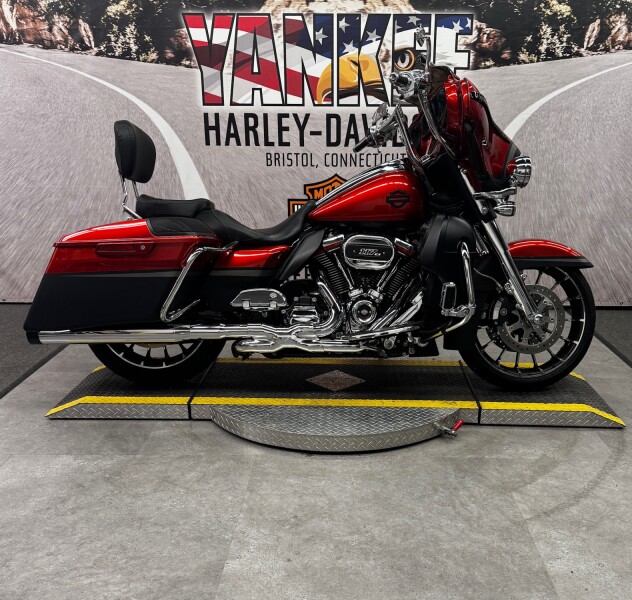 2018 FLHXSE CVO™ Street Glide®