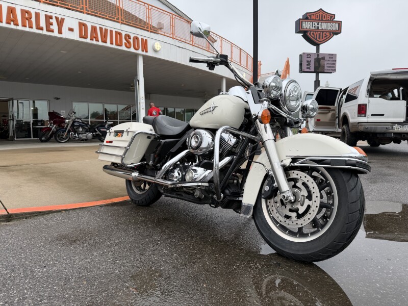 2008 Harley-Davidson® Police Road King® Birch White