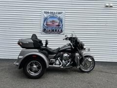 2016 Harley-Davidson® Tri Glide® Ultra Two-Tone Billet Silver/Vivid Black