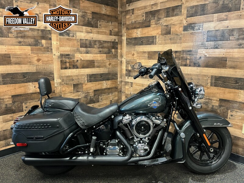 2025 Harley-Davidson® Heritage Classic Iron Horse Metallic w/Cast Wheels FLHC