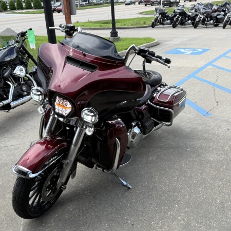 2014 Harley-Davidson® Electra Glide® Ultra Classic® thumb 2