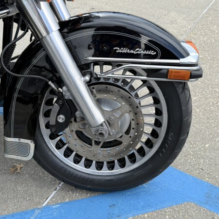 2010 Harley-Davidson® Electra Glide® Ultra Classic® thumb 3