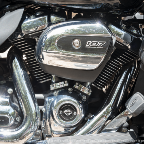 2019 Harley-Davidson® Electra Glide® Ultra Classic® FLHTCU thumb 2