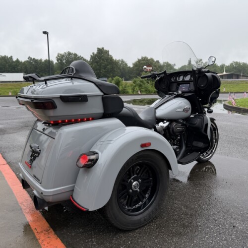 2024 Harley-Davidson® Tri Glide® Ultra Billiard Gray thumb 1