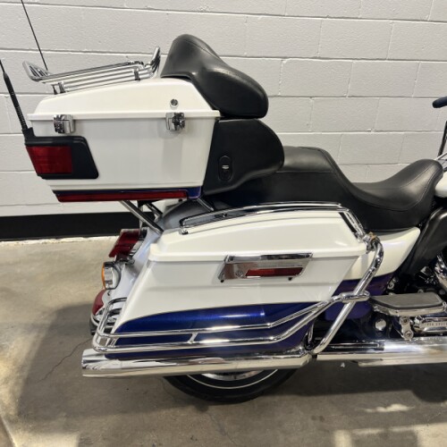 2010 Harley-Davidson® Electra Glide® Ultra Limited White Ice /Black Ice FLHTK thumb 0