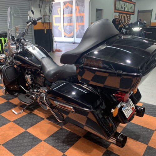 2017 Harley-Davidson Road King FLHR thumb 1