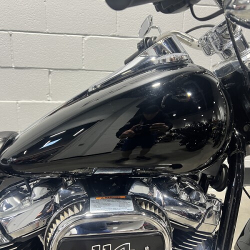 2022 Harley-Davidson® Fat Boy® 114 Vivid Black FLFBS thumb 3
