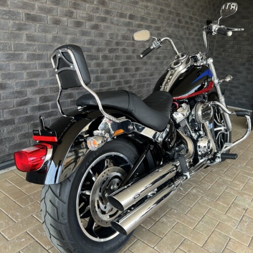 2018 Harley-Davidson® Low Rider® Vivid Black thumb 2