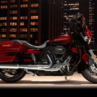 FLHXSE 2017 CVO™ Street Glide® thumb 3