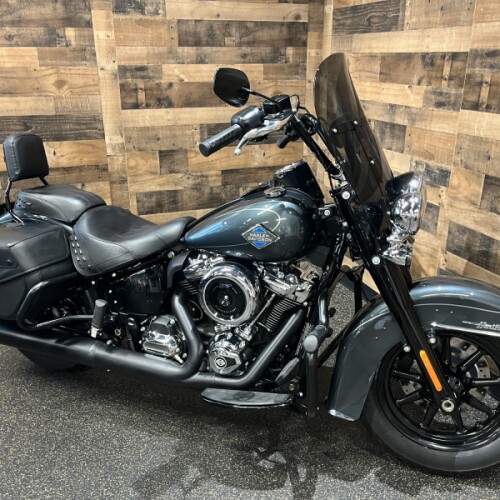 2025 Harley-Davidson® Heritage Classic Iron Horse Metallic w/Cast Wheels FLHC thumb 3