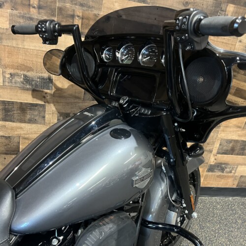 2021 Harley-Davidson® Street Glide® Special Gauntlet Gray Metallic - Black Finish flhxs thumb 2