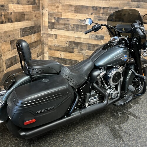 2025 Harley-Davidson® Heritage Classic Iron Horse Metallic w/Cast Wheels FLHC thumb 2