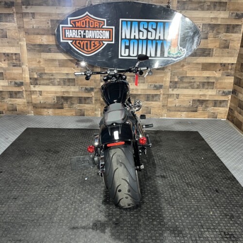 2018 Harley-Davidson® Breakout® 114 Vivid Black thumb 1