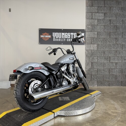 2026 Harley-Davidson® Street Bob® FXBB thumb 3