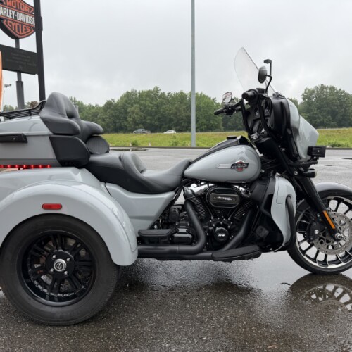2024 Harley-Davidson® Tri Glide® Ultra Billiard Gray thumb 2