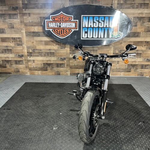 2018 Harley-Davidson® Breakout® 114 Vivid Black thumb 3