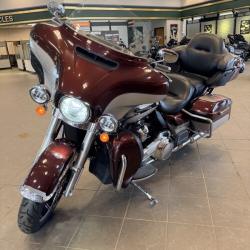 2018 Harley-Davidson Electra Glide Ultra Classic FLHTCU thumb 3