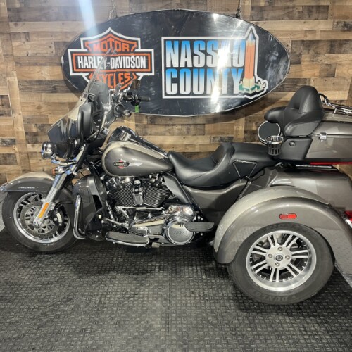 2023 Harley-Davidson® Tri Glide® Ultra Gray Haze/Silver Fortune thumb 2