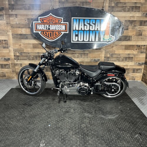2018 Harley-Davidson® Breakout® 114 Vivid Black thumb 2