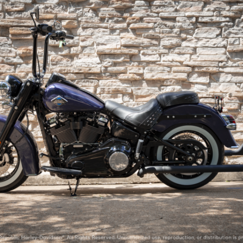 2026 Harley-Davidson® Heritage Classic® FLHC thumb 3