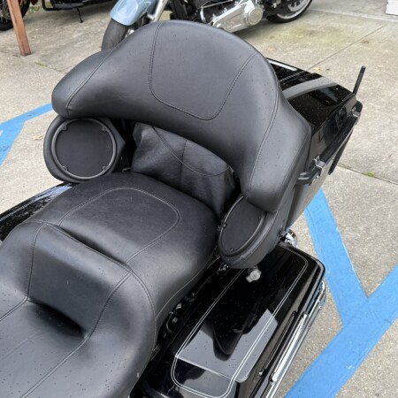 2010 Harley-Davidson® Electra Glide® Ultra Classic® thumb 1