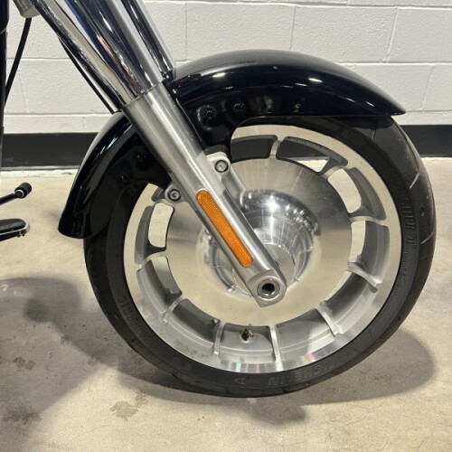 2022 Harley-Davidson® Fat Boy® 114 Vivid Black FLFBS thumb 2