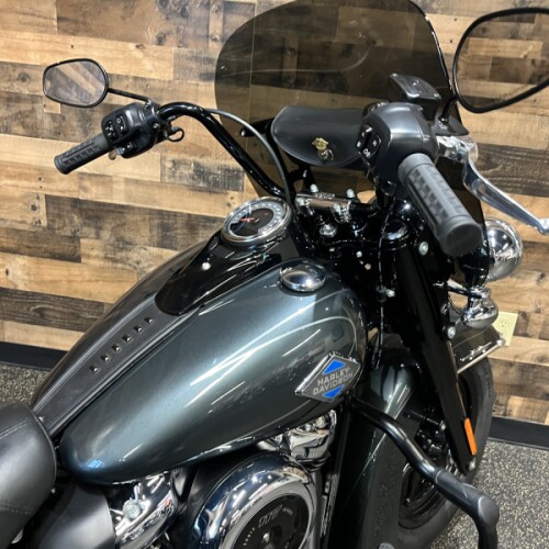 2025 Harley-Davidson® Heritage Classic Iron Horse Metallic w/Cast Wheels FLHC thumb 0
