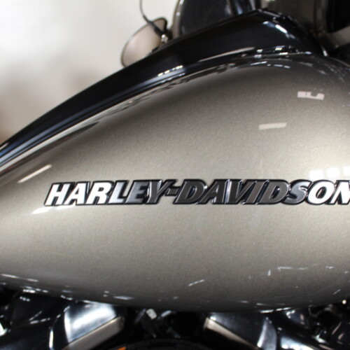 2021 CVO™ Street Glide® FLHXSE  thumb 1